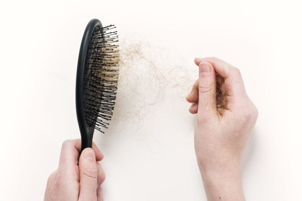 Penyebab Rambut Rontok